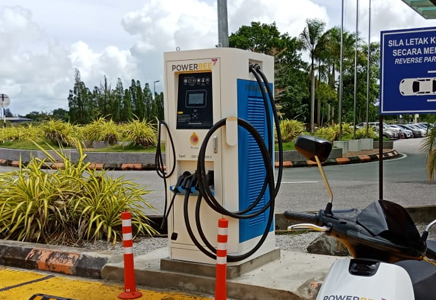 LA STAZIONE DI CARICABATTERIA NKR ADC EV È STATA INSTALLATA IN MALESIA DAI NOSTRI CLIENTI